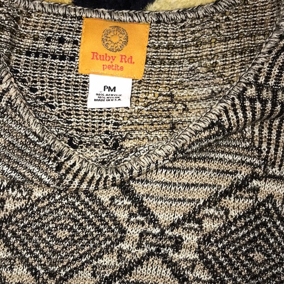 Ruby rd petite tan black & white sweater top PM - Picture 4 of 6